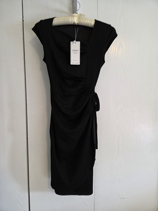 Dresses & Skirts - Black Cap-Sleeve Wrap Sheath Dress